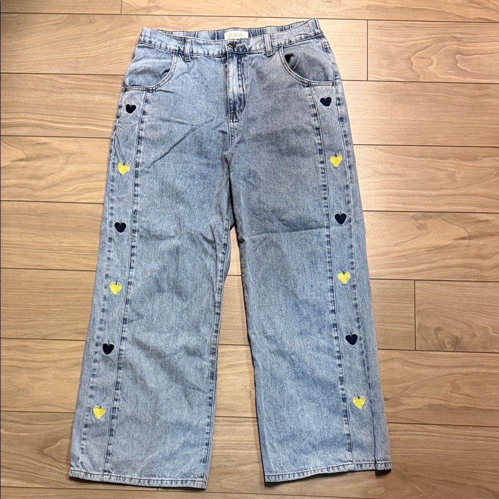 Listicle Women's Light Blue Jeans with Heart Details